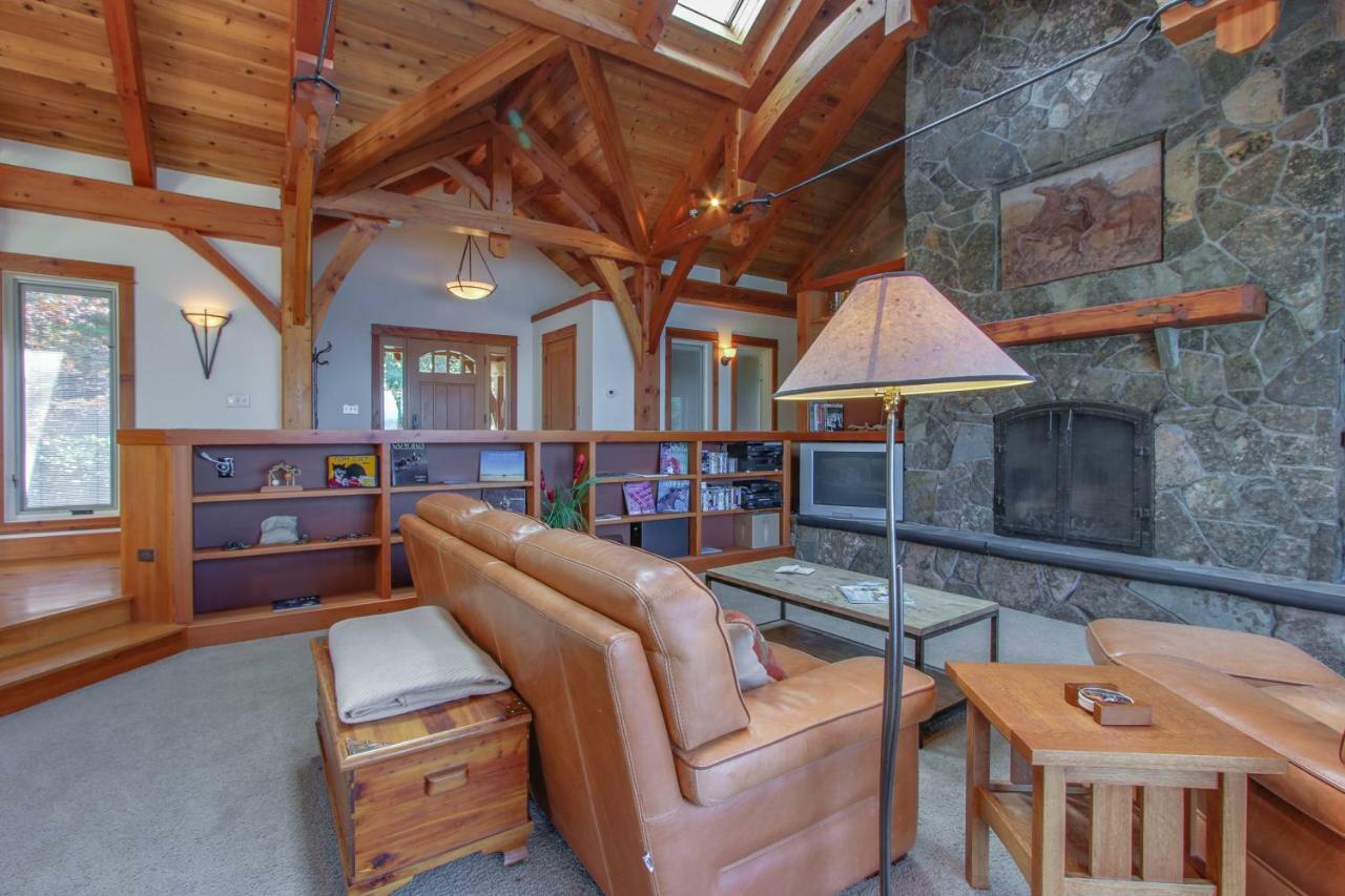 Bottle Bay Lakefront Lodge 샌드포인트 외부 사진