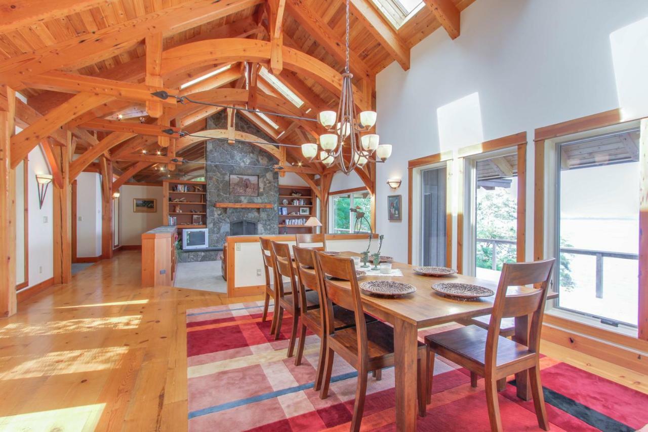 Bottle Bay Lakefront Lodge 샌드포인트 외부 사진