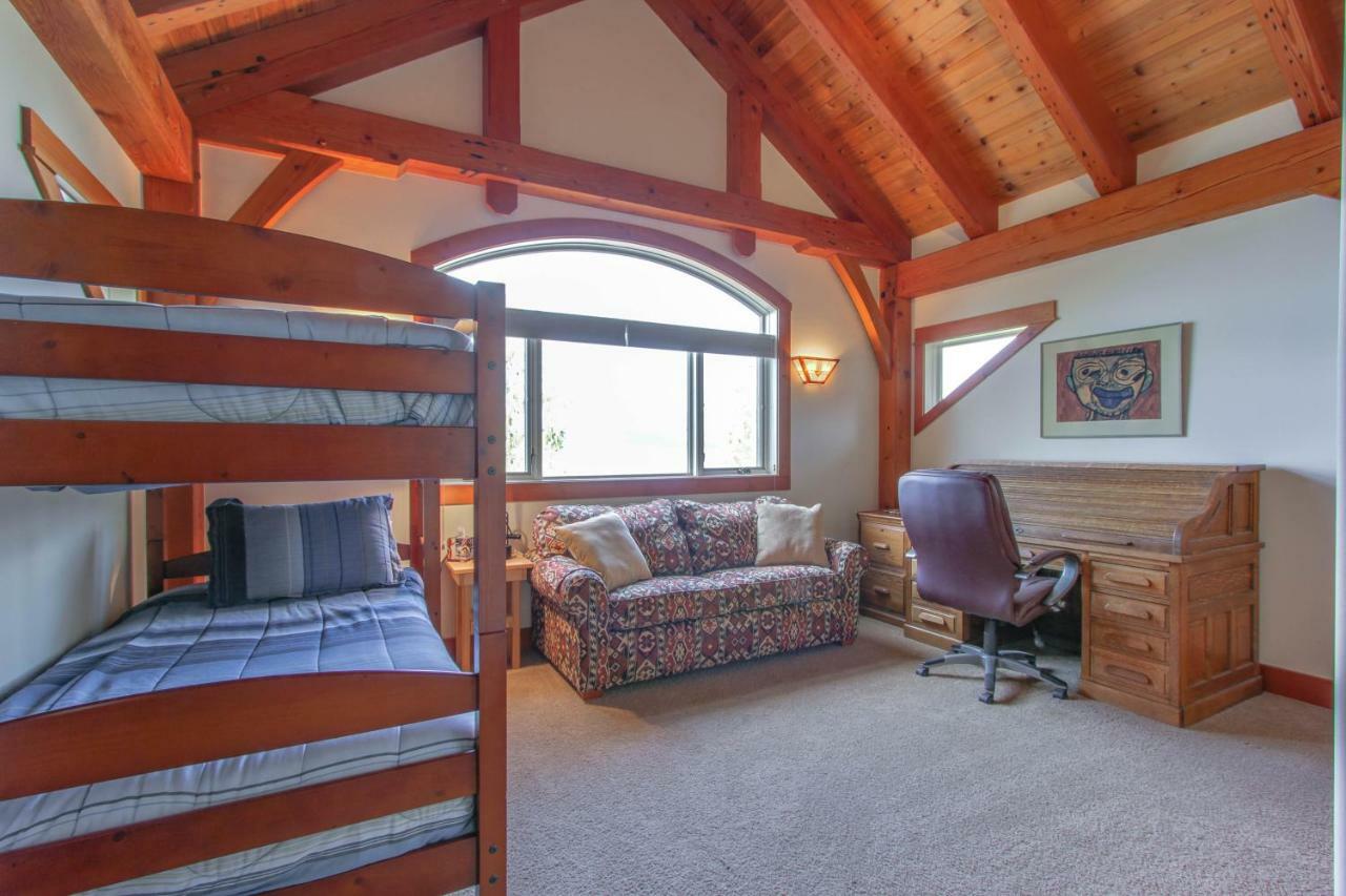 Bottle Bay Lakefront Lodge 샌드포인트 외부 사진