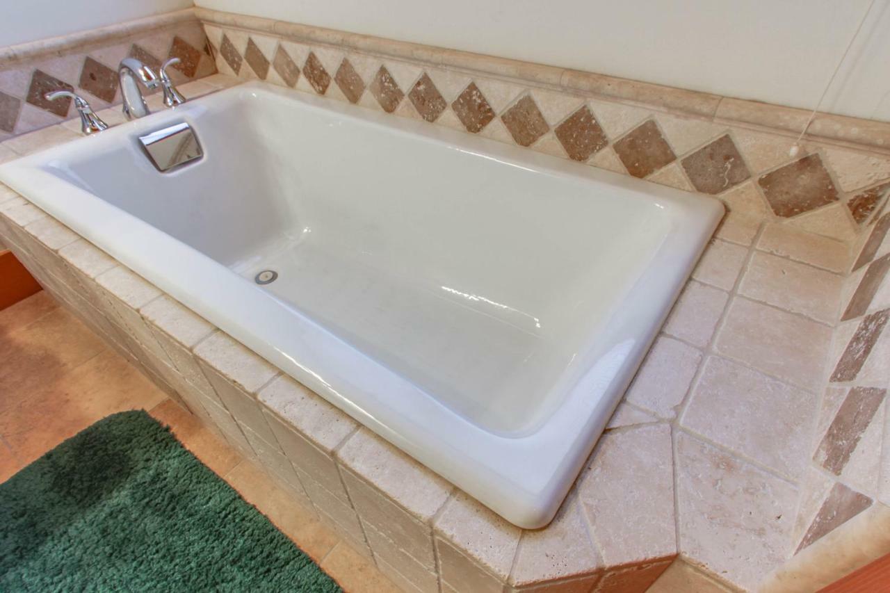 Bottle Bay Lakefront Lodge 샌드포인트 외부 사진