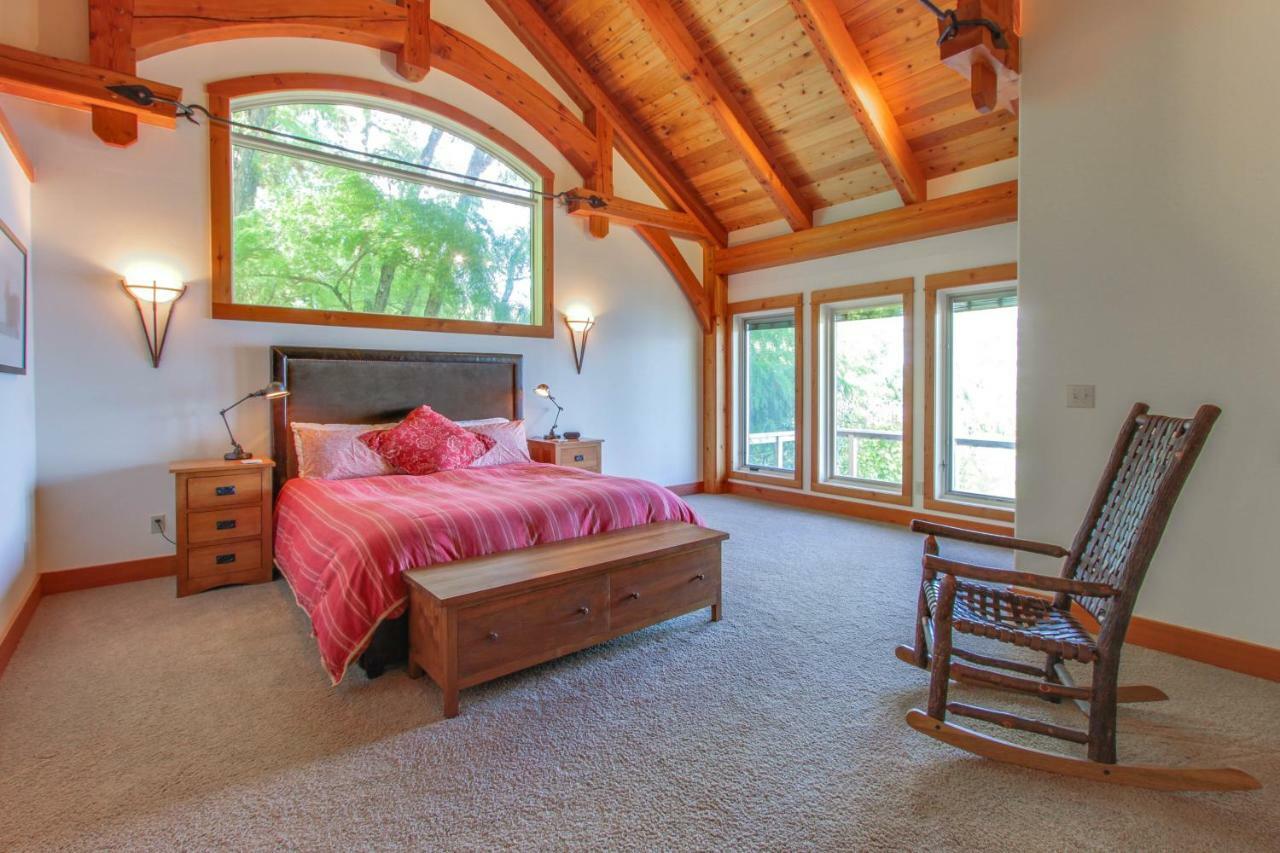 Bottle Bay Lakefront Lodge 샌드포인트 외부 사진