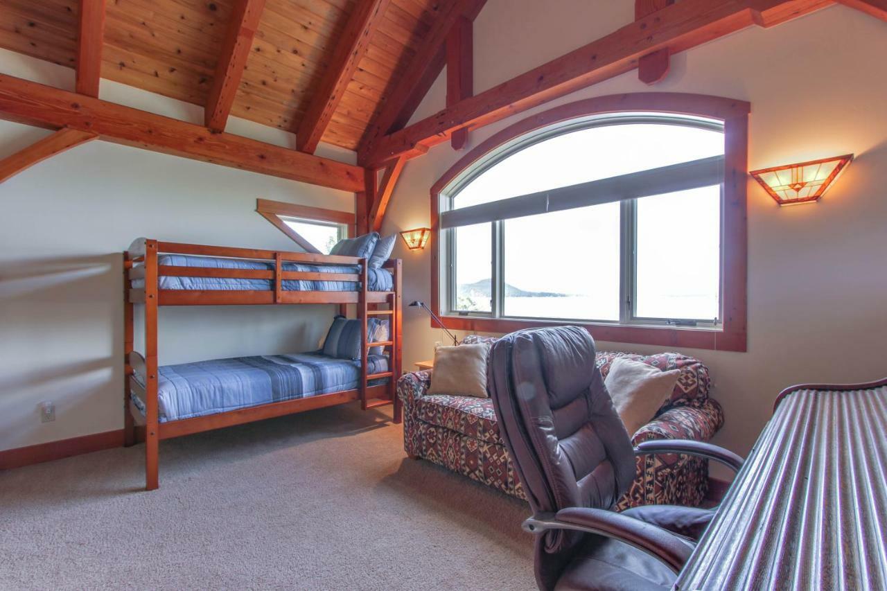 Bottle Bay Lakefront Lodge 샌드포인트 외부 사진