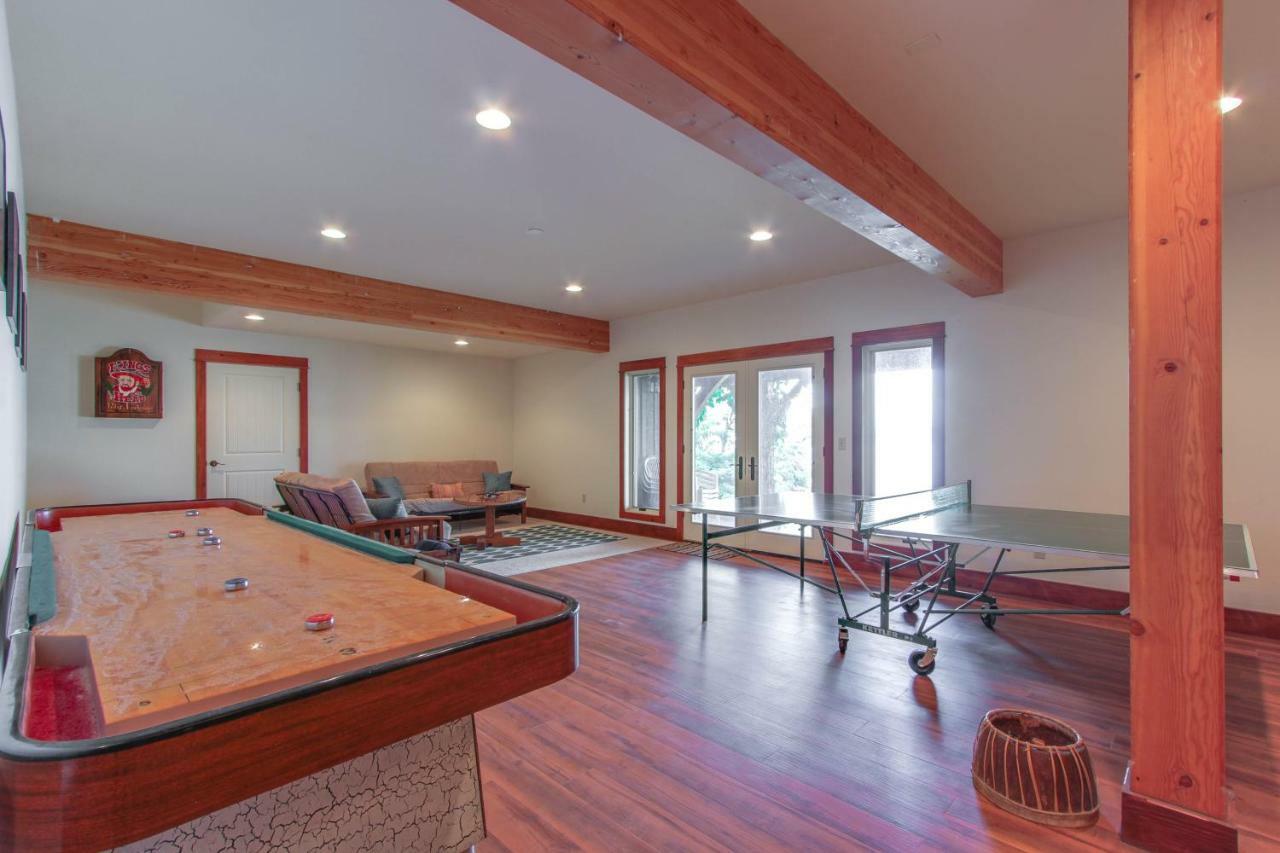 Bottle Bay Lakefront Lodge 샌드포인트 외부 사진
